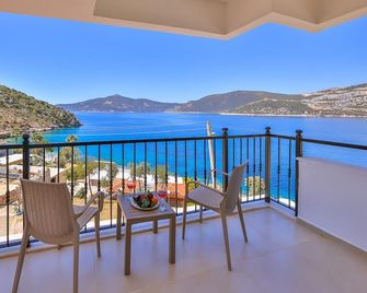 Kuluhana Hotel & Villas Kalkan - Kalkan - Balkón