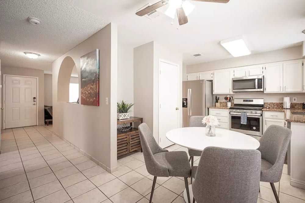 Chaps · 35% Off Fall Special -Splendid House W/ Pool - Henderson - Dining room
