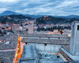 Residenza dei Capitani - Ascoli Piceno - Vista del exterior