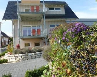 Red Delicious, 56qm, Garten, 2 Schlafzimmer, max. 4 Personen - Salem - Gebäude