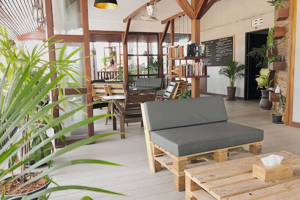 The Reef Hotel & Studios - Ko Lipe
