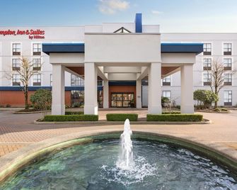 Hampton Inn & Suites by Hilton Langley-Surrey - Surrey - Rakennus