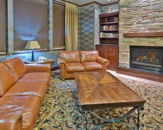 Holiday Inn Express & Suites Portland-Nw Downtown - Portland - Living room