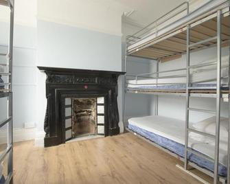 كوين إليزابيث هوستل - لندن - غرفة نوم