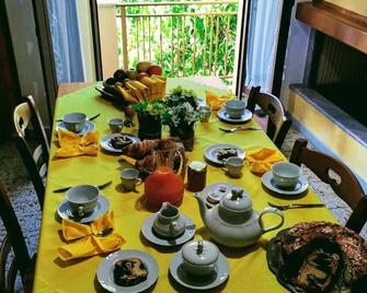 B&b The Bikers - Guspini - Comedor