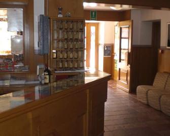 Hotel Edelweiss - Passo del Tonale - Front desk