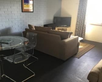 Kalbarri Sunsea Villas - Kalbarri - Living room