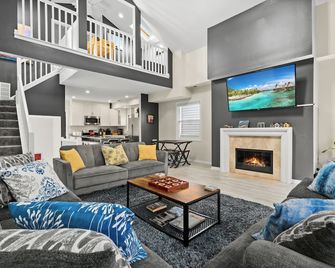 Dramatic Wrigley Loft +private Rooftop, Center Of Wrigley, Ranked Guest Favorite - 시카고 - 거실