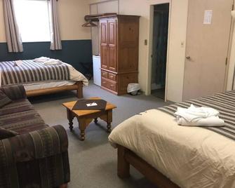 Stewart Mountain Lodge - Stewart - Bedroom