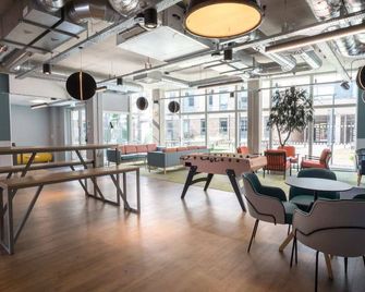 Student Only The West Wing - Cardiff - Restaurant