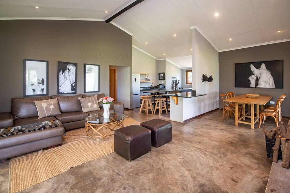 Summerfields Rose Retreat And Spa - Hazyview - Living room