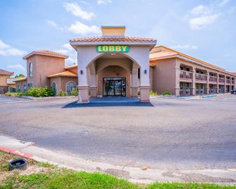 Lone Star Inn & Suites By OYO Harlingen Tx - Harlingen - Gebouw