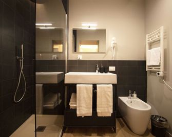 Palazzo Bellocchi - Suites & Apartments - Brindisi - Schlafzimmer