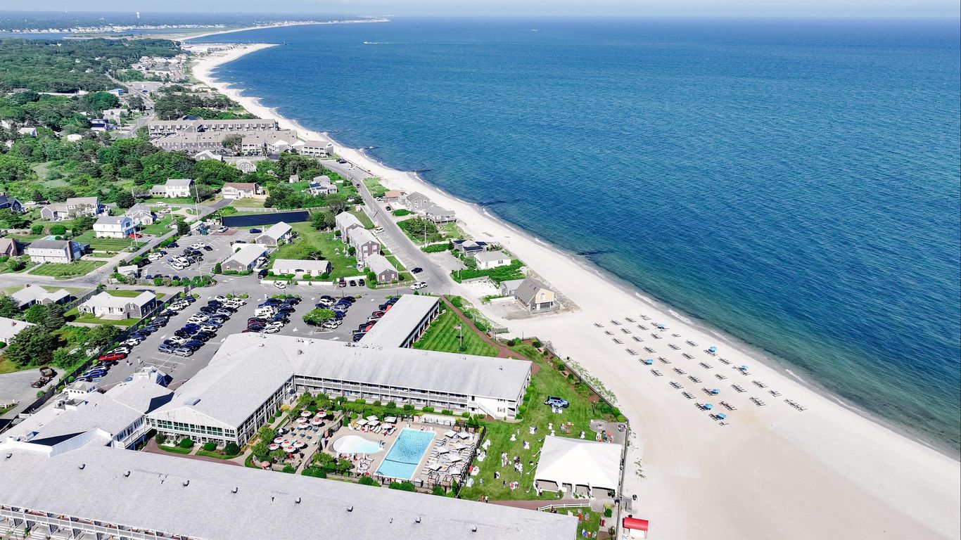 Red Jacket Beach Resort