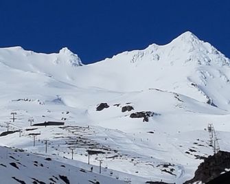 Stunning Views, Warm, Central & Quiet Little Hill Biking, Skiing, Tramping +more - Ohakune - Παροχή καταλύματος