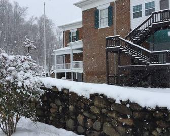 Romantic reform - Arrington - Building
