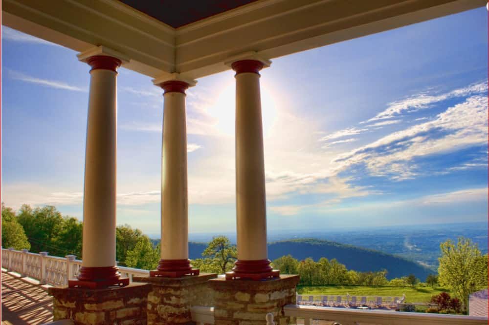 ذا هيستوريك سوميت إن