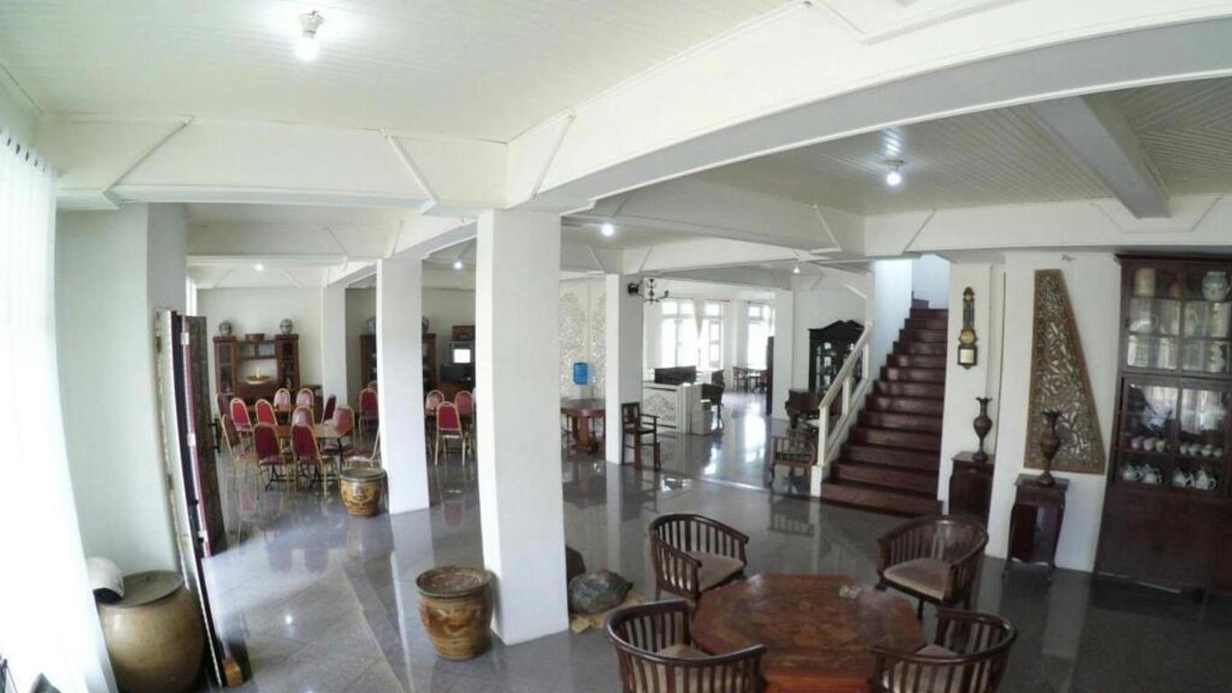 Amali Gallery Hotel