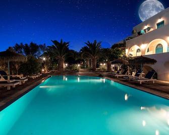 Petra Nera - Perissa - Pool
