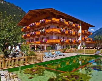 Landhotel Rauchenwalderhof - Mayrhofen - Clădire