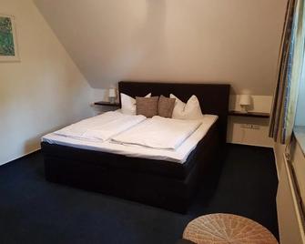 Landhotel Michaelishof - Bergen - Schlafzimmer