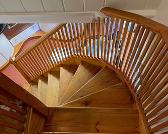 Historic Cottage in Heart of Farnham nr the Castle - Farnham - Stairs
