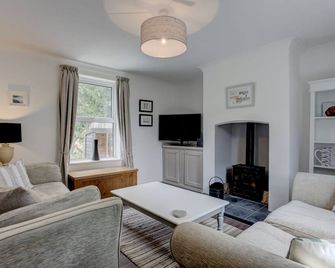 The Net House by Winterton Cottages - Winterton-on-Sea - Living room