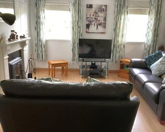 Riverview Apartment - Buncrana - Living room