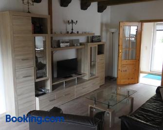 Ferienhaus und Privatvermietung Andrea Giesecke - Meiningen - Living room