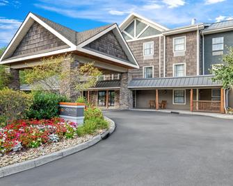 La Quinta Inn & Suites by Wyndham Boone University - Boone - Gebouw