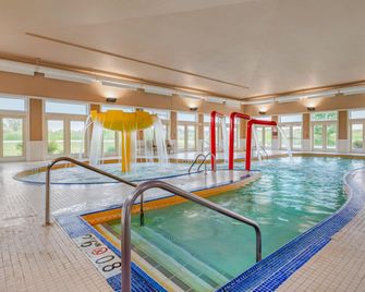 Comfort Inn and Suites Sheboygan I-43 - Sheboygan - Zwembad