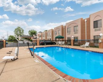 Classic Inn By Townhouse American Way Memphis I 240 - Memphis - Pool