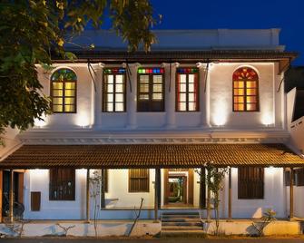 Maison Perumal Pondicherry - A Cgh Earth Experience - פונדיצ'רי - בניין