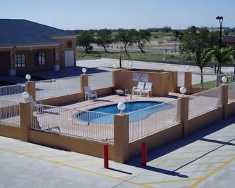 Texas Inn & Suites - La Joya - Pool