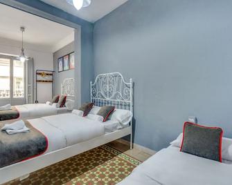 OYO Ruzafa Guesthouse - Valencia - Bedroom