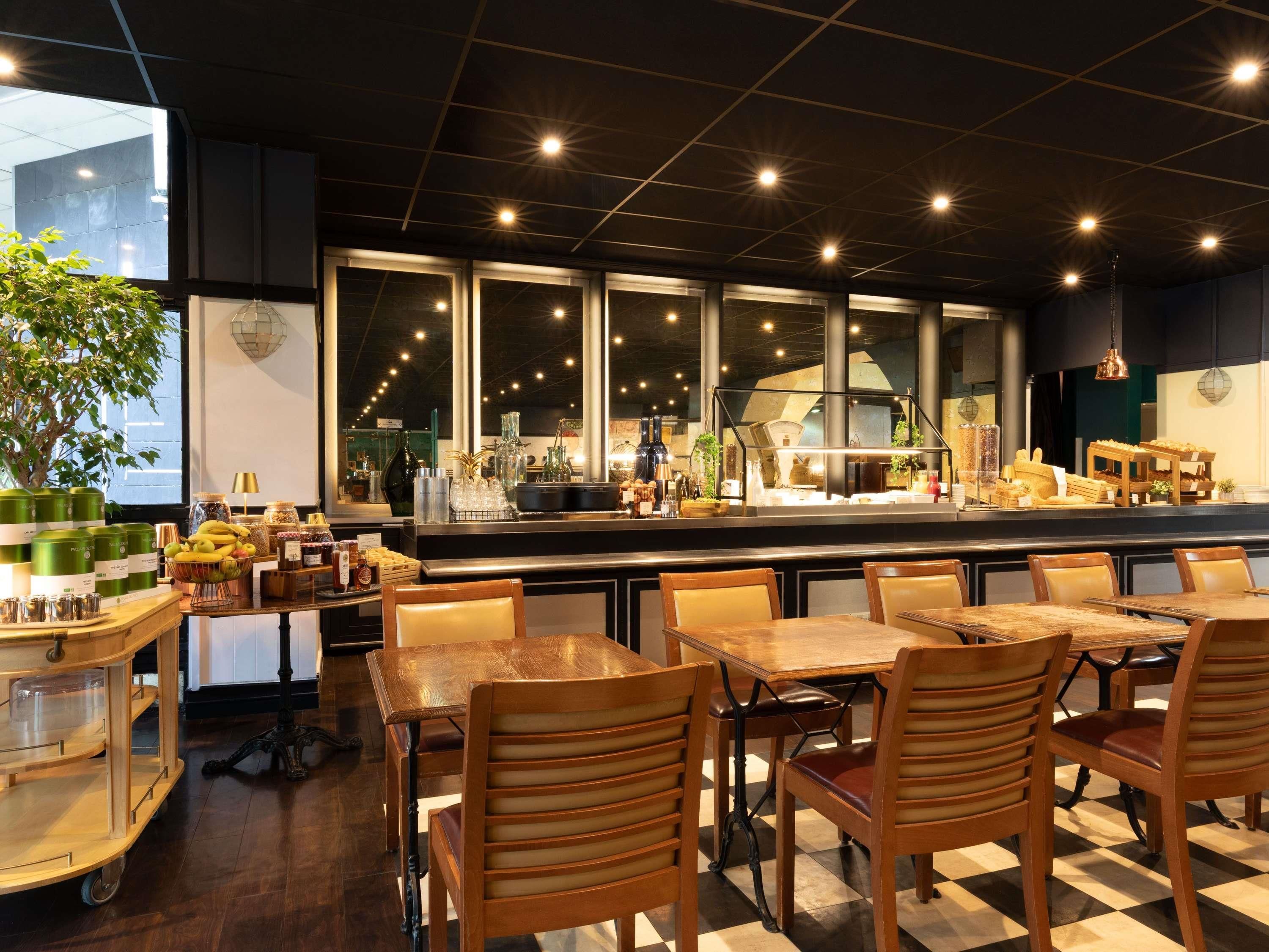 أيبس باريس تور إيفل - باريس - بار