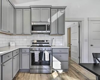 Stunning Stevenson Retreat w/ Mountain Views! - Stevenson - Cocina