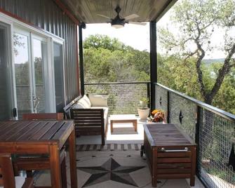 Amazing 3 Bedroom Barndominium on Lake Buchanan - Burnet - Balcony