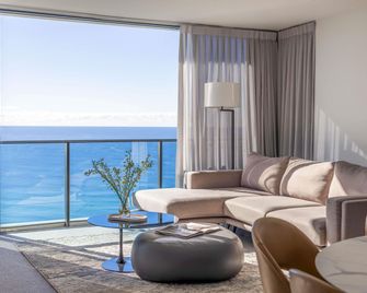 Peppers Broadbeach - Clear Island Waters