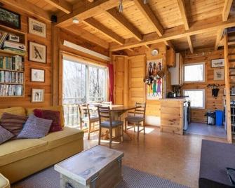 L'epervier - treehouse in the heart of nature with all comforts of home - Wentworth-Nord - Sala de estar