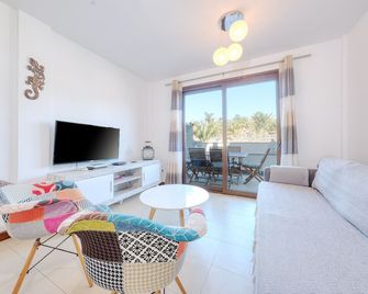 Bella Vista - Shared Pool And Bbq By Lanzarote Vacation Homes - Puerto Calero - Wohnzimmer