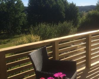 House located 150 m from Göta Älv - Västerlanda - Balcón