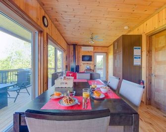 Chalet l'Enchanteur spa - Pohénégamook - Pohénégamook - Salle à manger