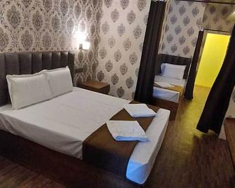 Apex Victor Guest House - Pondicherry - Bedroom