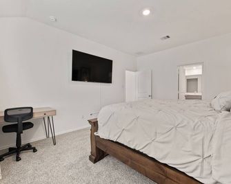 4br Magnolia Retreat Near The Woodlands - Magnolia - Slaapkamer