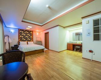 Sokcho Mirage - Sokcho - Bedroom