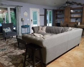 Rockstack Retreat @ Eminence, Mo - Eminence - Sala de estar