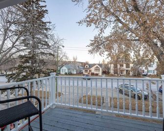 915 Quincy · Charming Duplex Upstairs Unit - Rapid City - Balcony