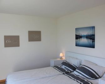 Strandfrieden - Fireplace, sauna, washing machine, 2 terraces, garden furniture - Flensburg - Soverom