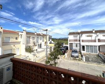 Byblos 69a - Casa Con Piscina Comunitaria - Empuriabrava - Balkon